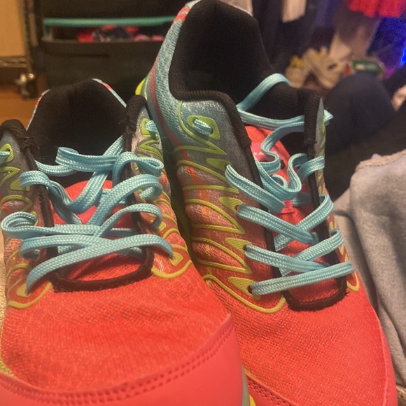 Shoes - Picture 3 of 4